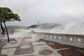 Maré alta em Santos