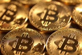A má notícia: os valores pagos são irrisórios. E, muitas vezes, eles nem são pagos em moeda brasileira, mas em criptomoedas