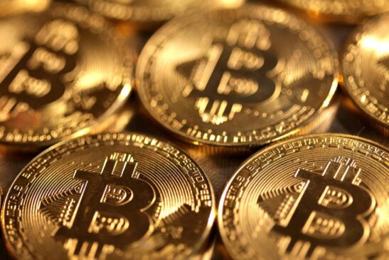 A má notícia: os valores pagos são irrisórios. E, muitas vezes, eles nem são pagos em moeda brasileira, mas em criptomoedas