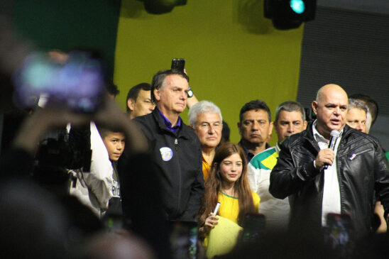 Bolsonaro em Santos durante comício
