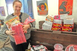 Além das crianças, as famílias também vão receber doces e lanches