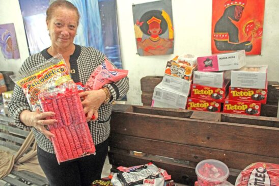 Além das crianças, as famílias também vão receber doces e lanches