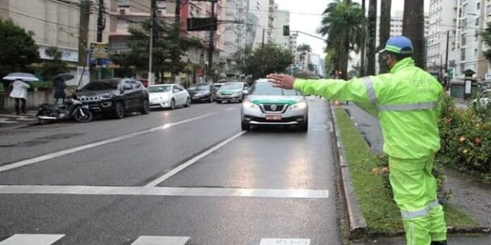 Avenida Ana Costa, em Santos, onde mulher foi espancada sem motivo