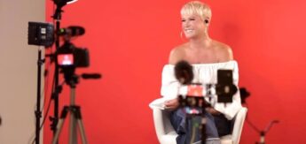 Xuxa afirma que só se sentiu imersa o suficiente no universo LGBTQIA+ depois de gravar o reality