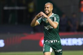 Palmeiras goleia o Coritiba e se aproxima do título