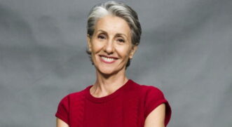 A atriz Cássia Kis, 64