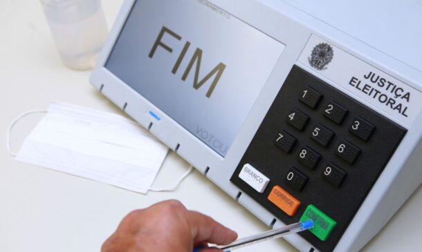 Segundo o primeiro boletim divulgado por volta das 9h30 pelo Tribunal Regional Eleitoral de São Paulo (TRE-SP), até o momento somente urnas eletrônicas estão sendo utilizadas para votação