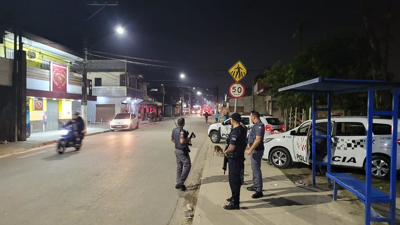 Os responsáveis também foram advertidos por som abusivo