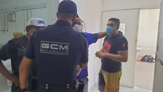 De posse das informações passadas por uma enfermeira, os GCMs ajudaram na identificação do jovem52441651381_b0cf9bc470_c