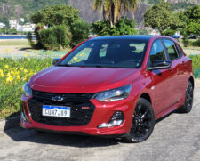 A sigla RS de Rallye Sport é adotada globalmente pela Chevrolet em produtos com visual dinâmico, sem alterações mecânicas