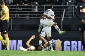 Santos vence fora de casa e fica perto do g-8
