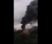 Fogo começou durante o fim da tarde e coluna de fumaça tomou os céus da Região