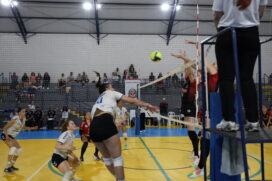 As meninas do vôlei conquistaram o ouro durante os Jogos Abertos