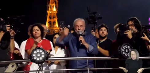 Lula, durante ato na Paulista após ser eleito presidente pela terceira vez