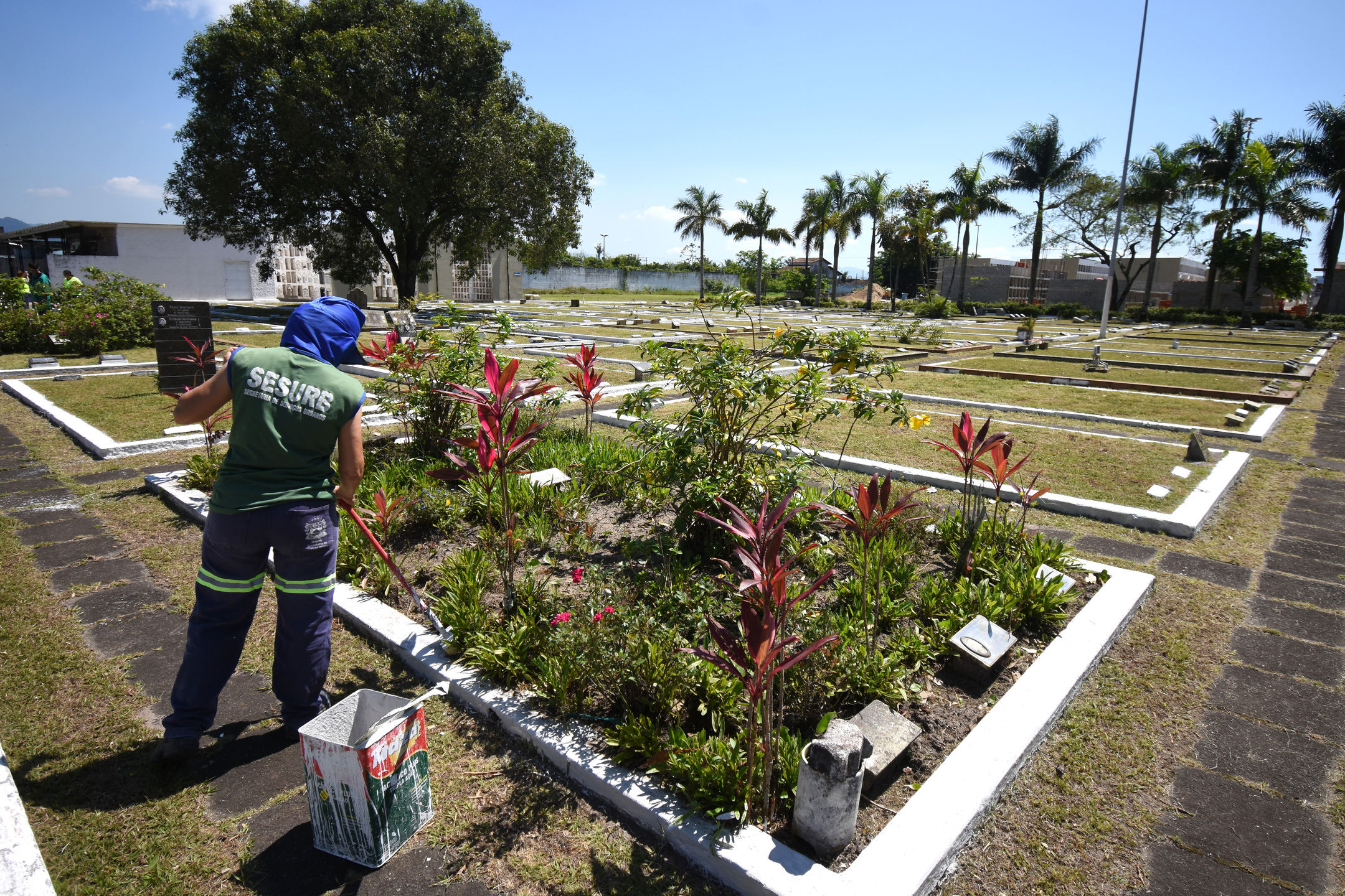 Sesurb prepara cemitério para o dia de finados