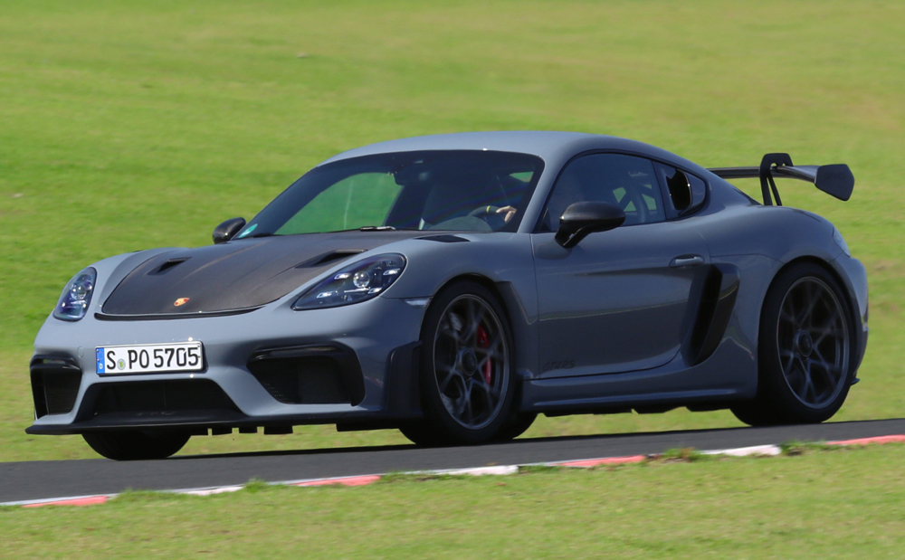 O novo superesportivo alemão tem 500 cavalos e concepção inteiramente vinda das competições