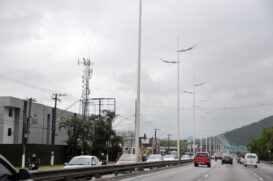 A Avenida Ayrton Senna, no Bairro Xixová, em Praia Grande, recebeu reparos no pavimento