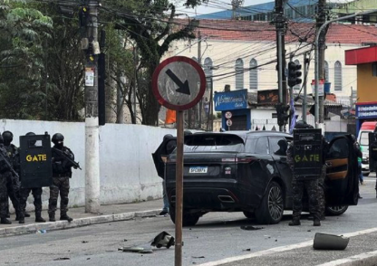 O criminoso se rendeu e a Polícia Militar anunciou o fim do sequestro
