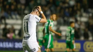 Corinthians faz dois gols mas cede empate para o lanterna Juventude