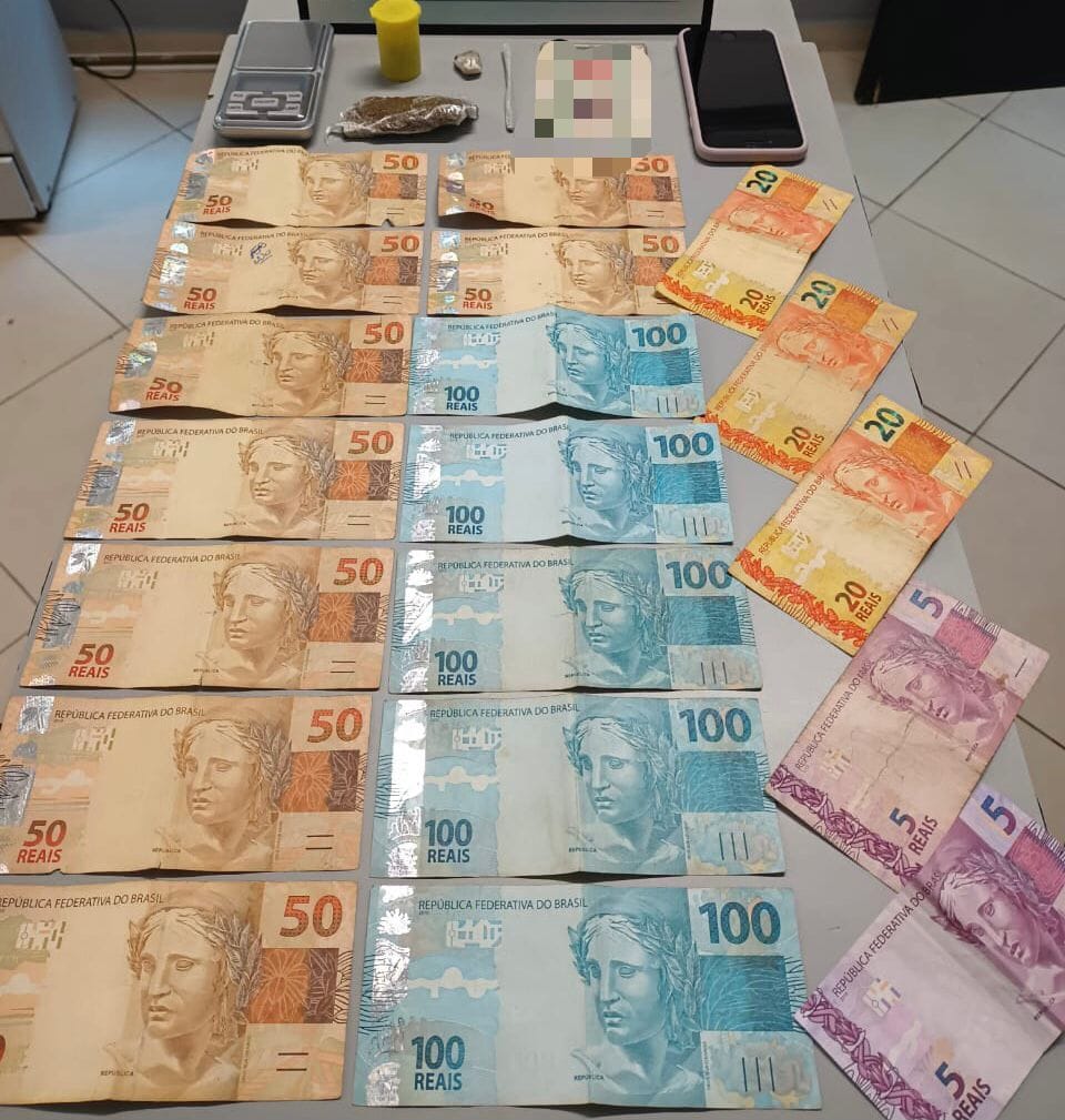 O homem foi encaminhado à Delegacia onde o caso foi registrado, e permanece à disposição da Justiça