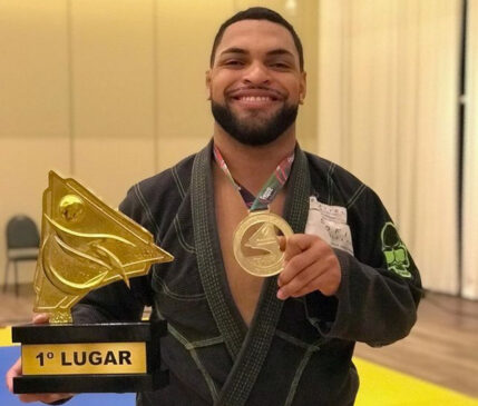 Thaynã Higor era tricampeão mundial pela Confederação Brasileira de Parajiu-Jítsu