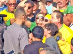 Manifestantes pró-governo causaram tumultos nunca vistos em Aparecida, causando constrangimento de religiosos e fiéis