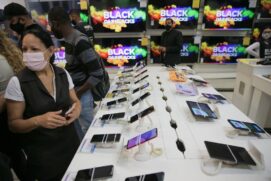 Movimentação na loja Magazine Luiza, no centro de São Paulo, durante a Black Friday de 2021