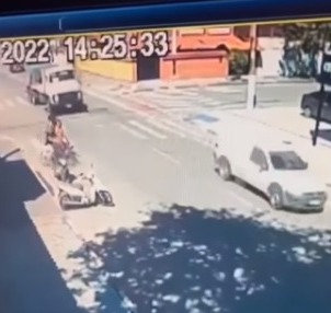 A prefeitura acrescentou que a PM desviou o trânsito no trecho do acidente até a chegada da perícia