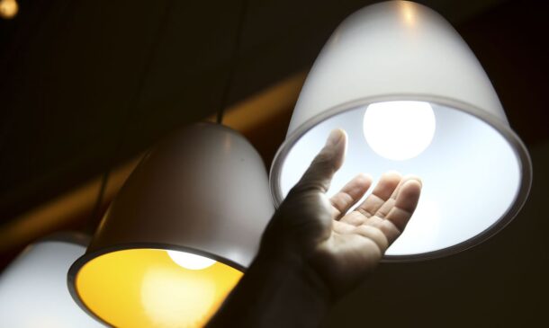 A luz carrega informações do exterior para o interior do nosso organismo, regulando os marcadores biológicos