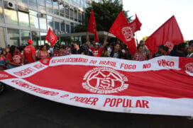 Integrantes do Movimento dos Trabalhadores sem Teto podem entrar em confronto com manifestantes bolsonaristas
