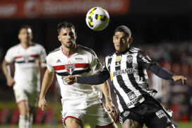 Rubens e Calleri durante jogo