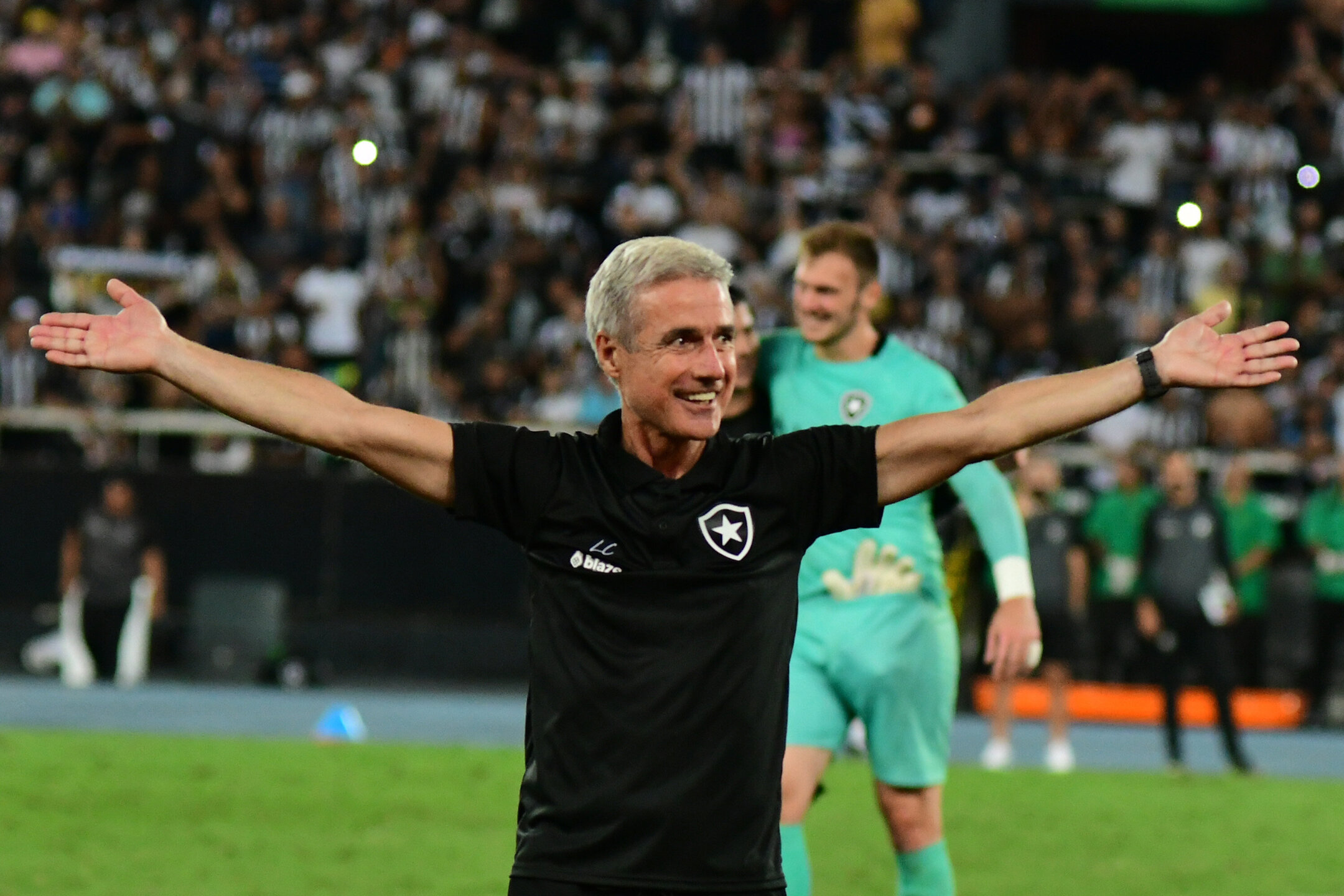 reinador deixará a equipe junto com todos os membros da sua comissão técnica