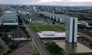 Os deputados federais tomarão posse em sessão às 10 horas, no plenário Ulysses Guimarães