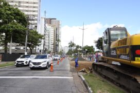 DEMOLIÇÃO CANTEIRO CENTRAL -REFORMA DO PONTILHÃO AV PINHEIRO MACHADO