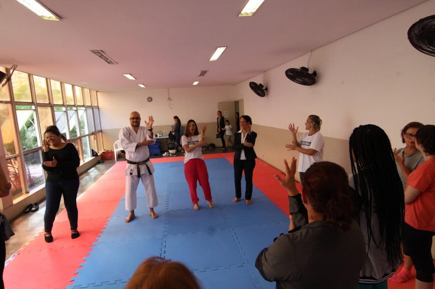 Curso de defesa pessoa;