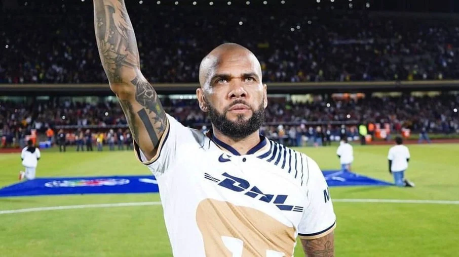 Com o acessório, a localização do jogador de futebol seria controlada a todo momento