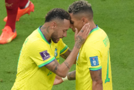 Raphinha defende Neymar de críticas
