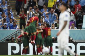 Portugal vence e se garante nas oitavas