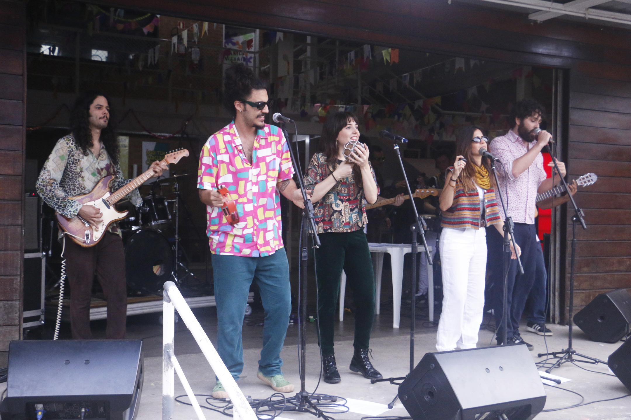 O grupo Nossos Baianos fará show nesta sexta-feira, 25 de novembro, 20h, no Teatro do Sesc Santos