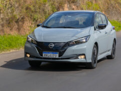 O Leaf tem 147 cavalos de potência, 32,6 kgfm de torque instantâneo e autonomia de 272 quilômetros