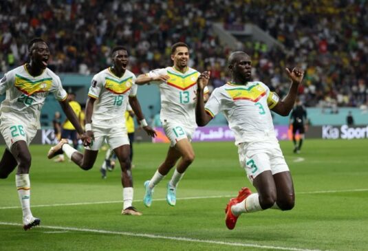 Senegal somou seis pontos, com duas vitórias, somente um atrás da Holanda, que liderou