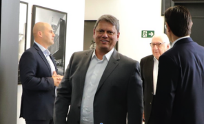 O líder de direita foi chamado de traidor nas redes sociais nesta semana