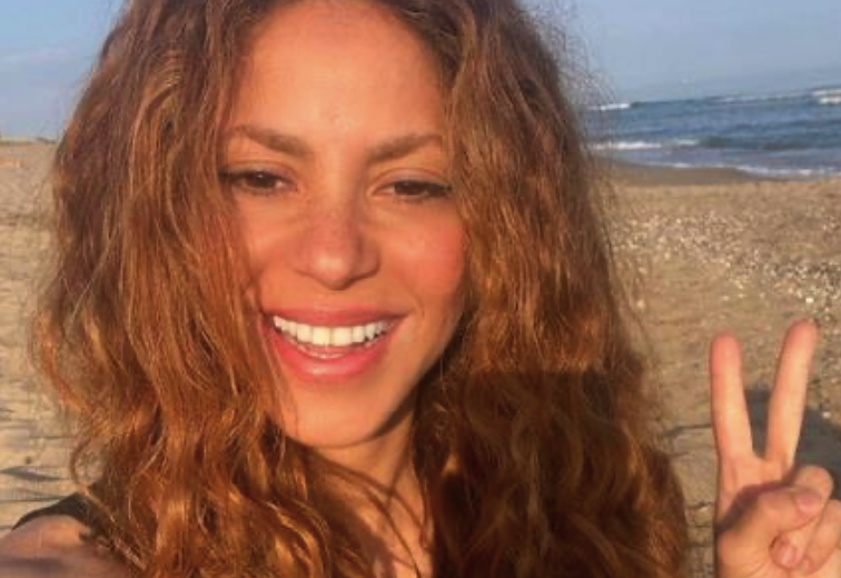 A cantora Shakira estrela a nova campanha da Sempre Nova