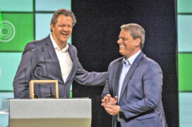 Tarcísio teve mais novos eleitores em oito cidades da Baixada Santista neste segundo turno