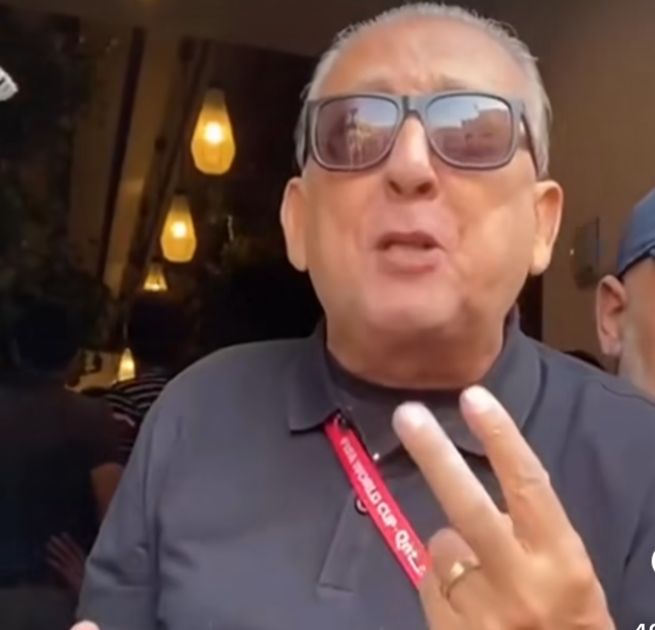 Feliz da vida com a derrota da Argentina para a Arábia Saudita, o narrador foi para a galera comemorar o resultado