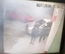Segundo a PM, ninguém foi preso, mas um automóvel foi encontrado abandonado e sem ocupantes próximos ao estabelecimento