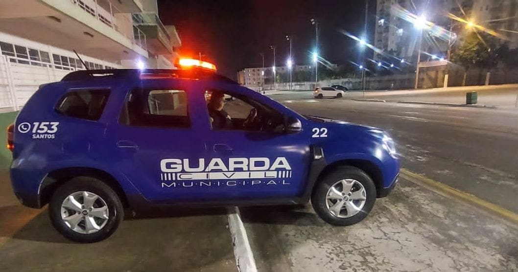 Ele foi abordado pelos agentes e, ao ser indagado, confirmou que ingeriu bebidas alcoólicas em uma festa