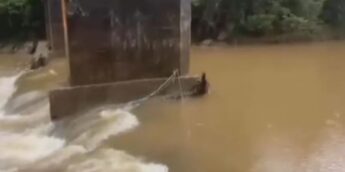Acidente ocorreu em uma ponte desativada sob o rio Itanhaém