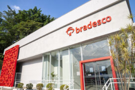 O site permite pesquisas sobre os imóveis e automóveis pertencentes ao banco