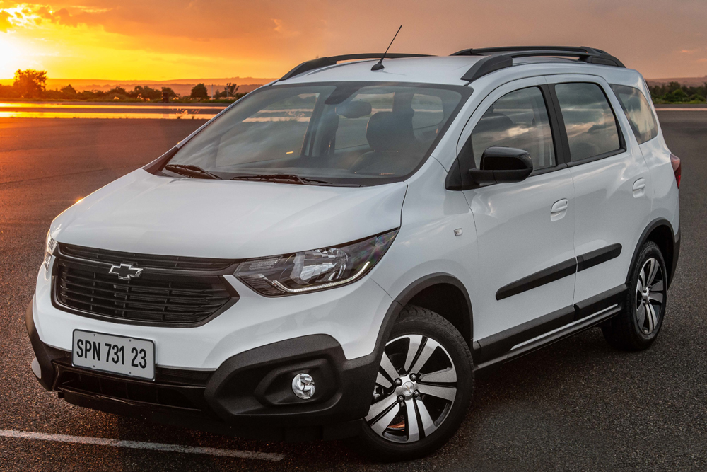 A família do crossover Spin tem motor 1.8, opções de câmbio manual ou automático e configuração interna para cinco ou sete pessoas - Fotos: Divulgação